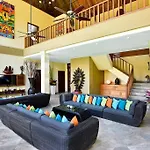 Villa Mystique