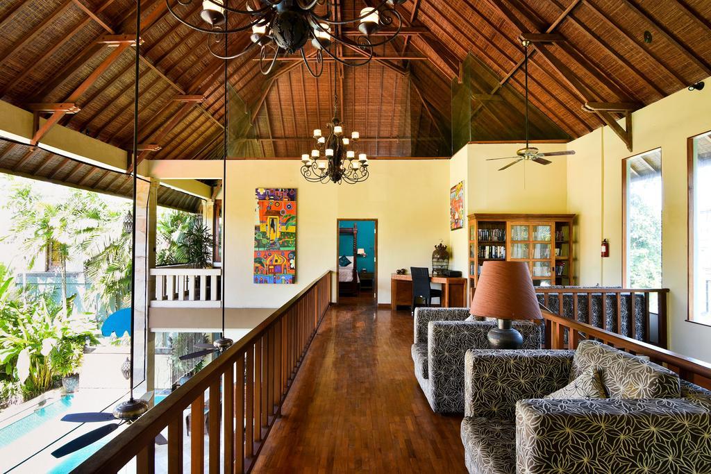 Villa Mystique